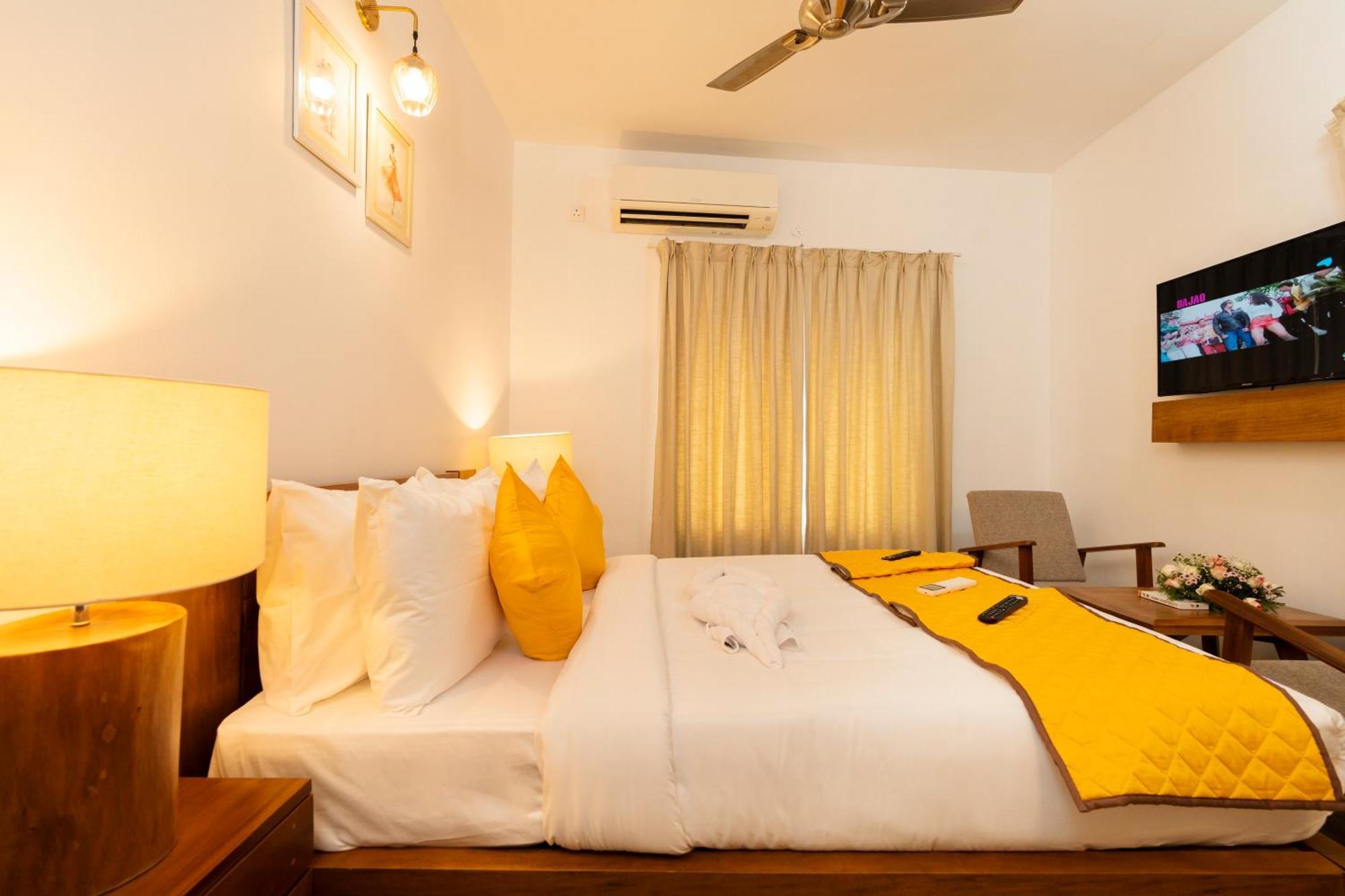 Solo Inn By Hawk Hospitality Kochi Exterior photo