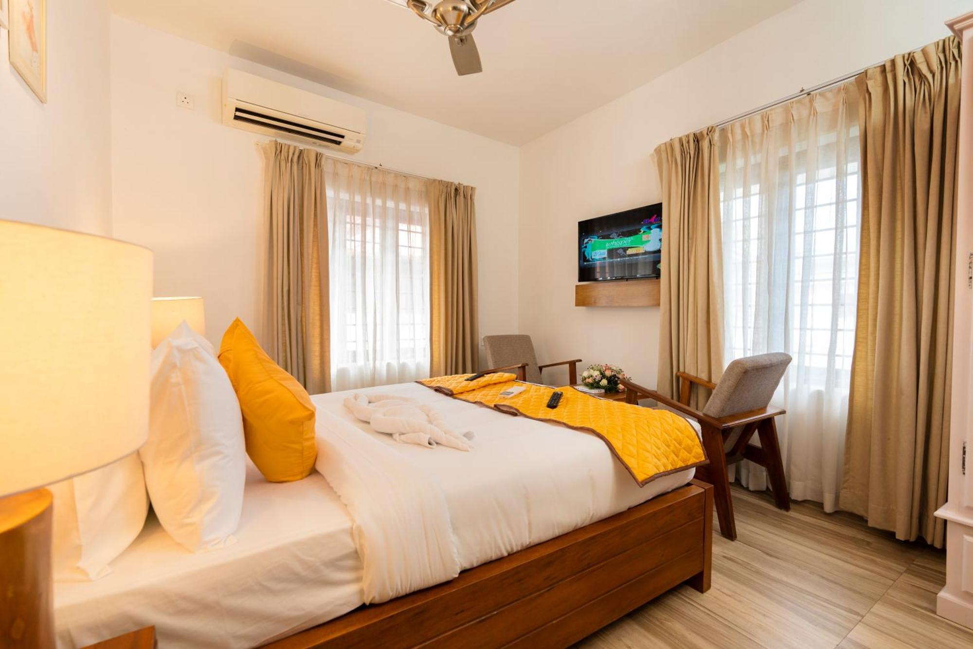 Solo Inn By Hawk Hospitality Kochi Exterior photo