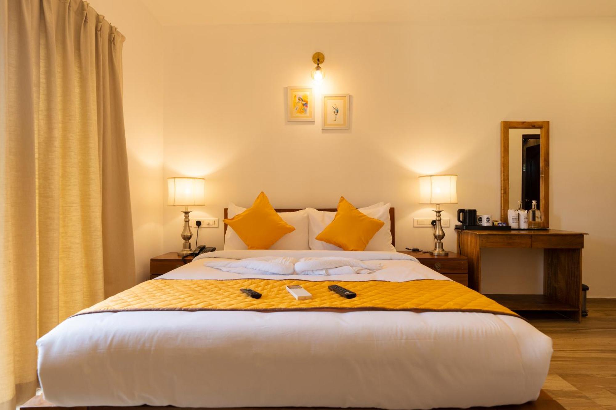 Solo Inn By Hawk Hospitality Kochi Exterior photo