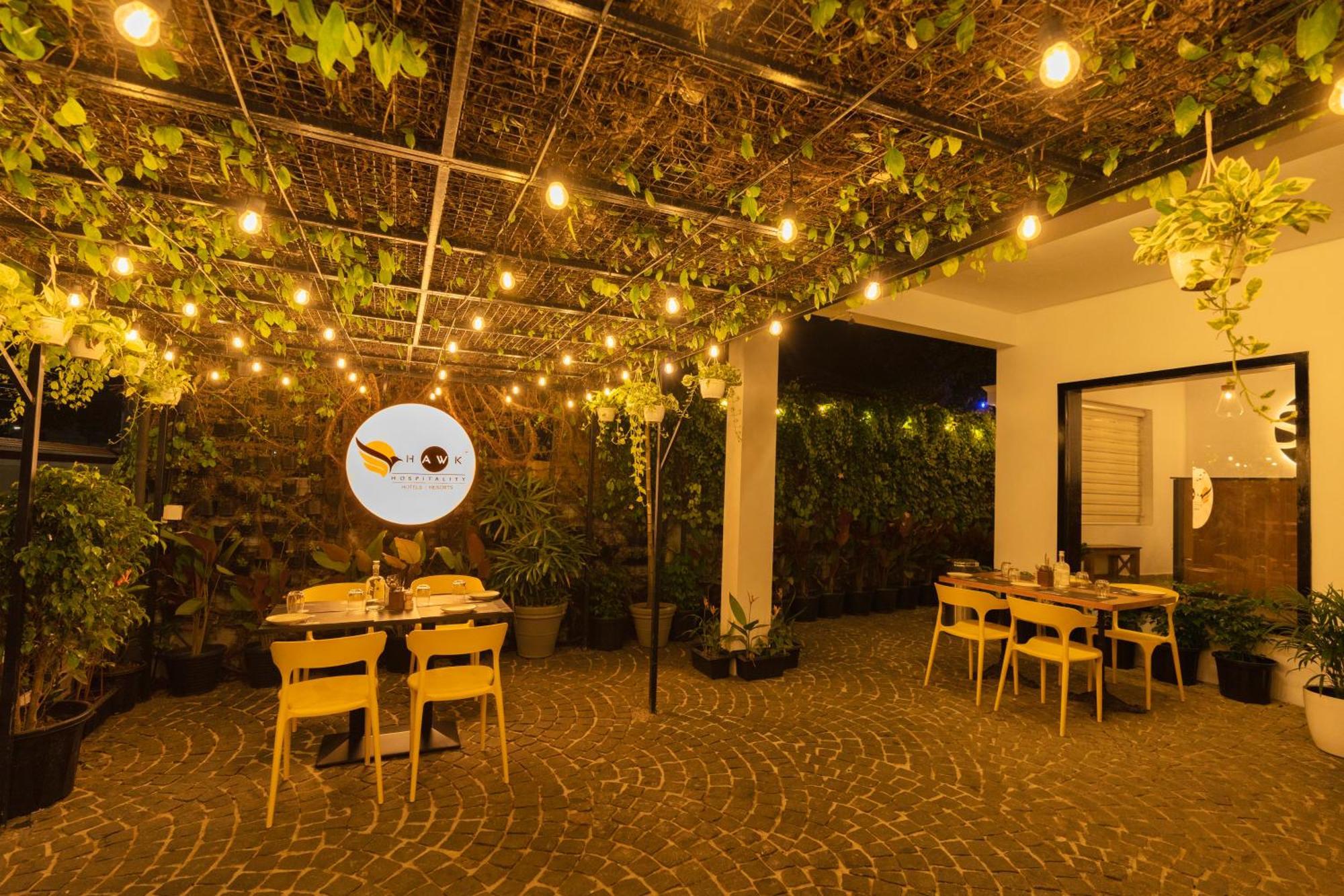 Solo Inn By Hawk Hospitality Kochi Exterior photo